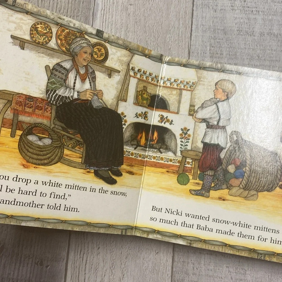 The Mitten hardback kids book - Picture 6 of 10